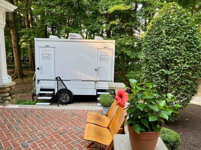 Luxury restroom trailer